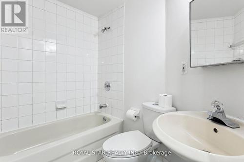 23 Stalbridge Avenue, Brampton, ON - Indoor Photo Showing Bathroom