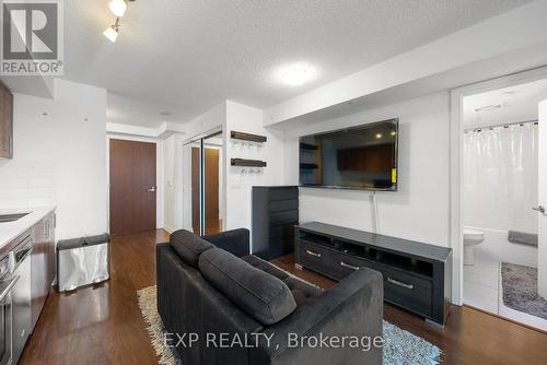 255 Village Green Square, Toronto (Agincourt South-Malvern West), ON - Indoor Photo Showing Kitchen