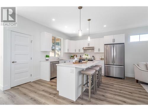 1465 Tower Ranch Drive Lot# 156, Kelowna, BC - Indoor Photo Showing Kitchen With Stainless Steel Kitchen With Upgraded Kitchen