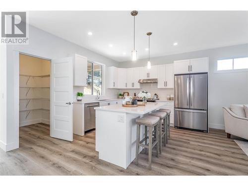 1465 Tower Ranch Drive Lot# 156, Kelowna, BC - Indoor Photo Showing Kitchen With Stainless Steel Kitchen With Upgraded Kitchen