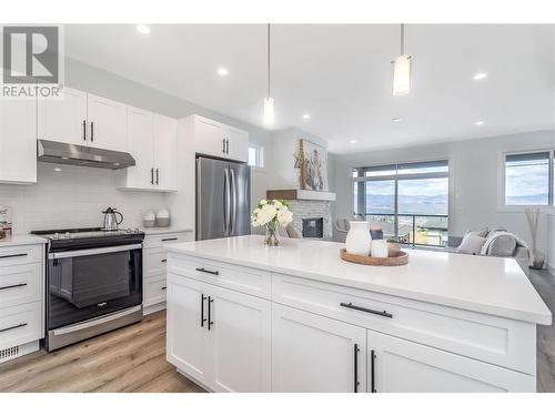 1465 Tower Ranch Drive Lot# 156, Kelowna, BC - Indoor Photo Showing Kitchen With Stainless Steel Kitchen With Upgraded Kitchen