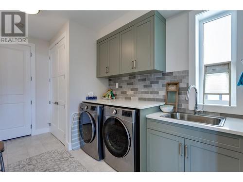 887 Loseth Drive, Kelowna, BC - Indoor Photo Showing Laundry Room