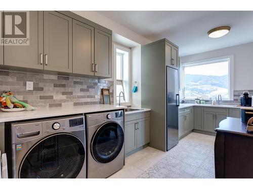 887 Loseth Drive, Kelowna, BC - Indoor Photo Showing Laundry Room