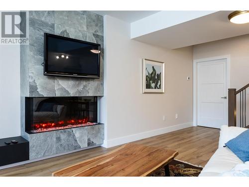 887 Loseth Drive, Kelowna, BC - Indoor