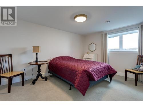 887 Loseth Drive, Kelowna, BC - Indoor Photo Showing Bedroom