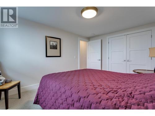 887 Loseth Drive, Kelowna, BC - Indoor Photo Showing Bedroom