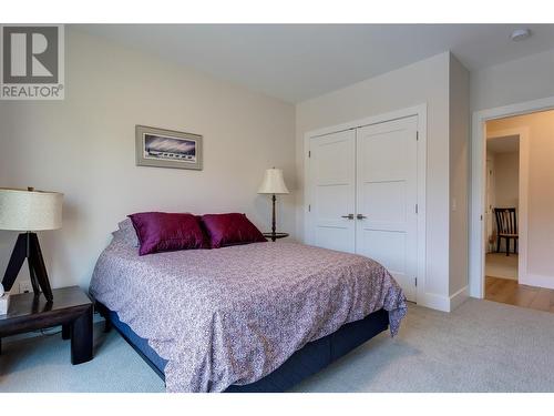 887 Loseth Drive, Kelowna, BC - Indoor Photo Showing Bedroom