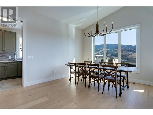 887 Loseth Drive, Kelowna, BC - Indoor Photo Showing Dining Room