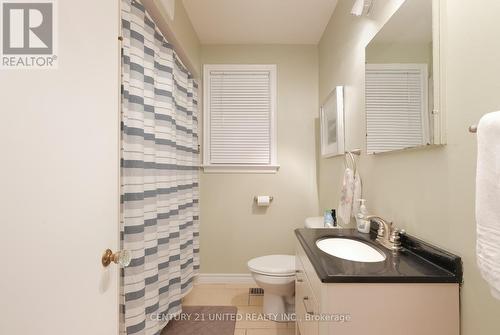 763 Third Avenue, Peterborough (Otonabee), ON - Indoor Photo Showing Bathroom