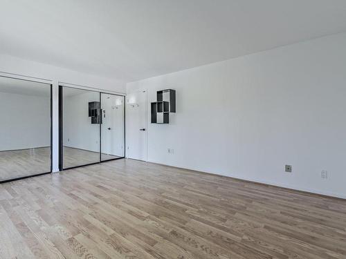 Master bedroom - 9-36 Place Mercier, Candiac, QC - Indoor Photo Showing Other Room