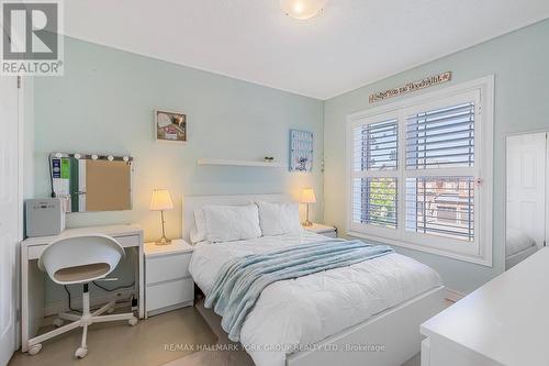 15 Walter English Drive, East Gwillimbury, ON - Indoor Photo Showing Bedroom