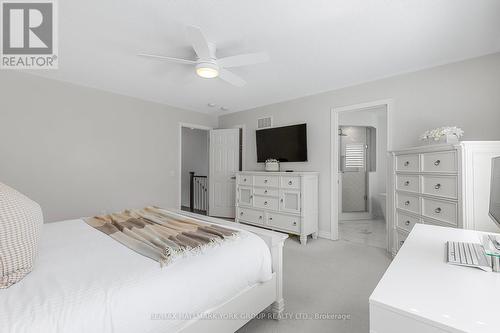 15 Walter English Drive, East Gwillimbury, ON - Indoor Photo Showing Bedroom