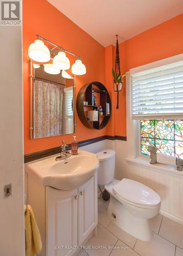 188 Nottawasaga Street, Orillia, ON - Indoor Photo Showing Bathroom