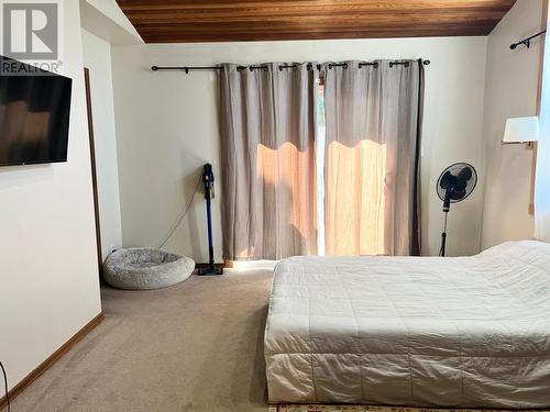 703 Innes  W Street, Nelson, BC - Indoor Photo Showing Bedroom