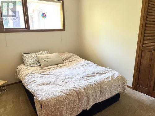 703 Innes  W Street, Nelson, BC - Indoor Photo Showing Bedroom