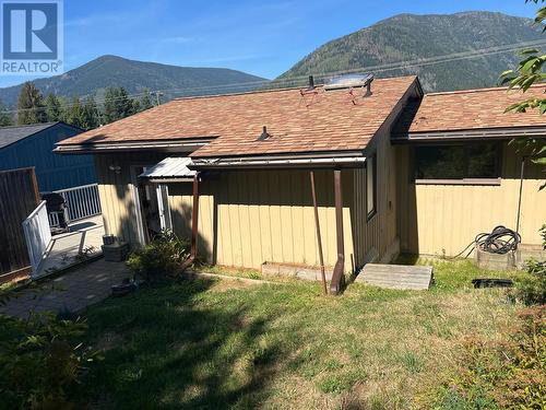 703 Innes  W Street, Nelson, BC - Outdoor