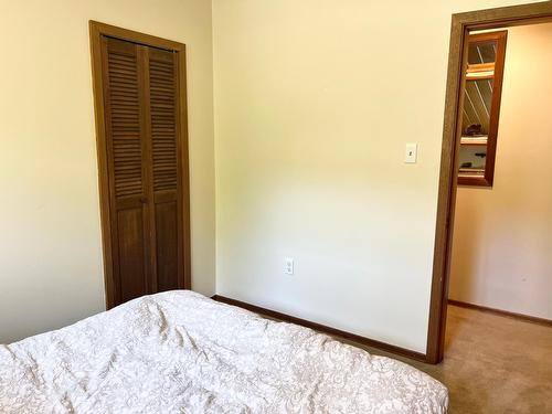 703 Innes Street W, Nelson, BC - Indoor Photo Showing Bedroom