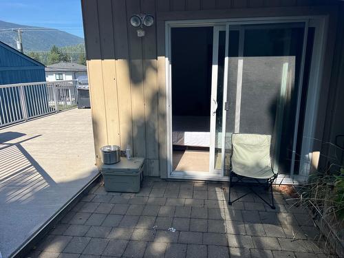 703 Innes Street W, Nelson, BC - Outdoor With Exterior