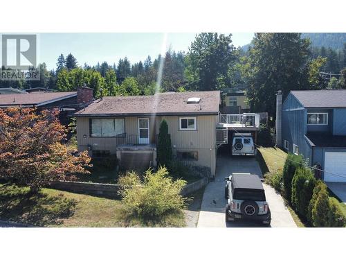 703 Innes  W Street, Nelson, BC - Outdoor