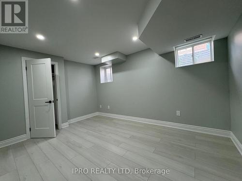 1384 Hydrangea Gardens, Oakville, ON - Indoor Photo Showing Basement