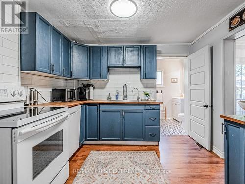 1 Mareve Avenue, Hamilton (Hamilton Beach), ON - Indoor Photo Showing Kitchen With Double Sink