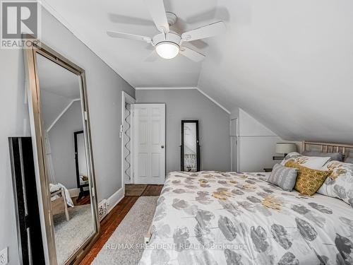 1 Mareve Avenue, Hamilton (Hamilton Beach), ON - Indoor Photo Showing Bedroom