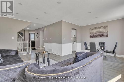 33 Canrobert Street, Woodstock, ON - Indoor Photo Showing Living Room