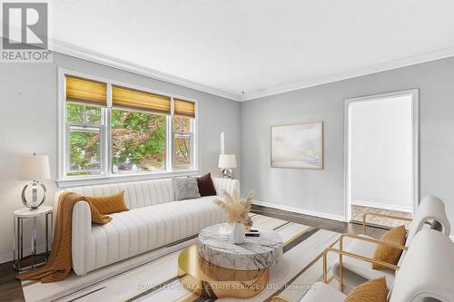 21 Chalmers Street, St. Catharines, ON - Indoor Photo Showing Living Room