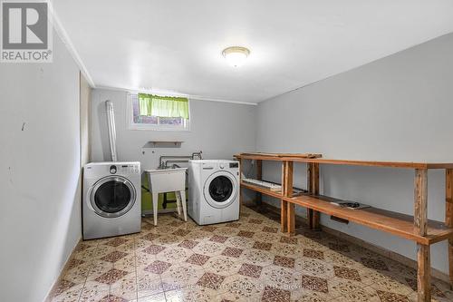 21 Chalmers Street, St. Catharines, ON - Indoor Photo Showing Laundry Room