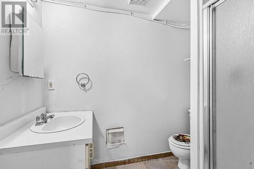 21 Chalmers Street, St. Catharines, ON - Indoor Photo Showing Bathroom