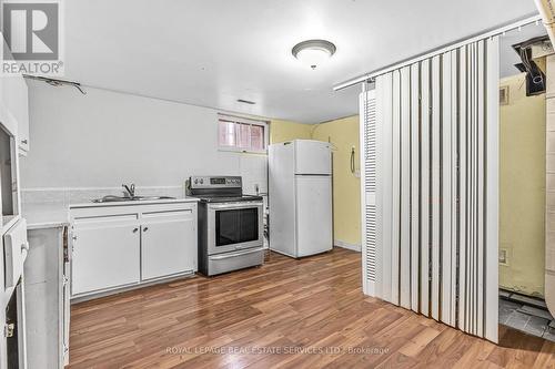 21 Chalmers Street, St. Catharines, ON - Indoor Photo Showing Kitchen With Double Sink