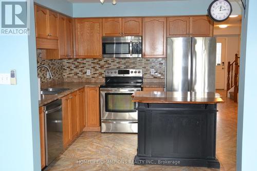 132 Henhoeffer Crescent, Kitchener, ON - Indoor Photo Showing Kitchen