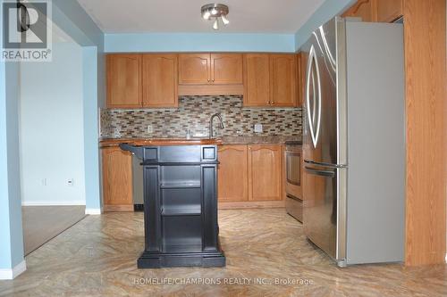 132 Henhoeffer Crescent, Kitchener, ON - Indoor Photo Showing Kitchen