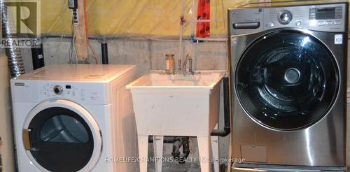 132 Henhoeffer Crescent, Kitchener, ON - Indoor Photo Showing Laundry Room