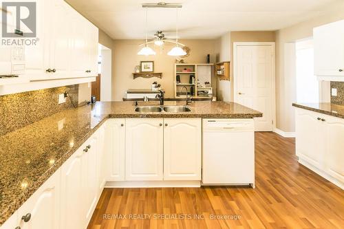 135 Glenariff Drive, Hamilton (Freelton), ON - Indoor Photo Showing Kitchen With Double Sink