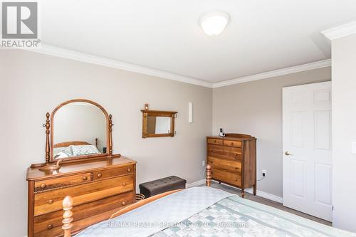 135 Glenariff Drive, Hamilton (Freelton), ON - Indoor Photo Showing Bedroom