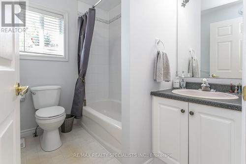 135 Glenariff Drive, Hamilton (Freelton), ON - Indoor Photo Showing Bathroom