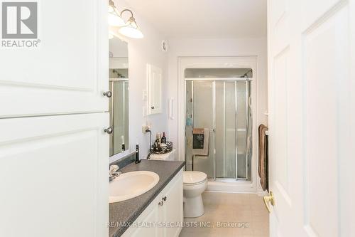 135 Glenariff Drive, Hamilton, ON - Indoor Photo Showing Bathroom