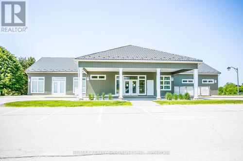 135 Glenariff Drive, Hamilton, ON - Outdoor With Deck Patio Veranda With Facade