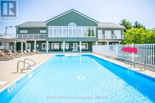 135 Glenariff Drive, Hamilton, ON - Outdoor With In Ground Pool