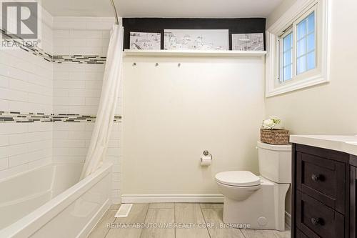 96 Montana Drive, Kitchener, ON - Indoor Photo Showing Bathroom