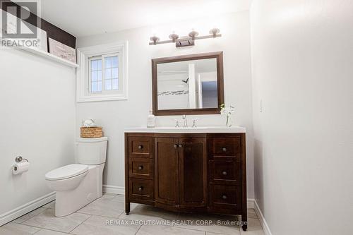 96 Montana Drive, Kitchener, ON - Indoor Photo Showing Bathroom