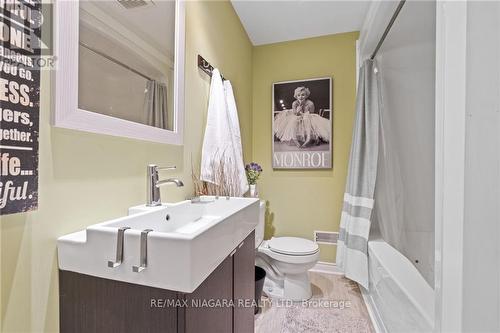 287 Tanbark Drive, Niagara-On-The-Lake, ON - Indoor Photo Showing Bathroom