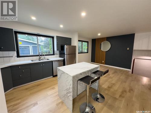 177 Procter Place, Regina, SK - Indoor Photo Showing Kitchen With Double Sink