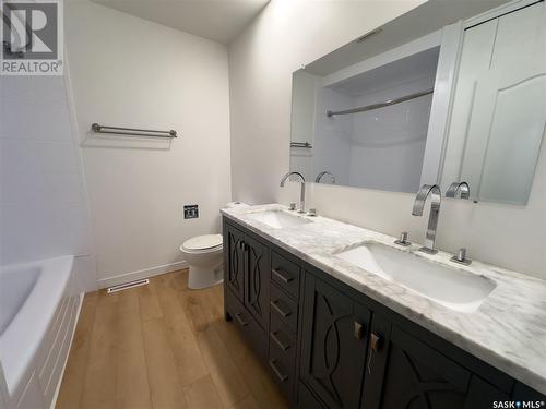 177 Procter Place, Regina, SK - Indoor Photo Showing Bathroom