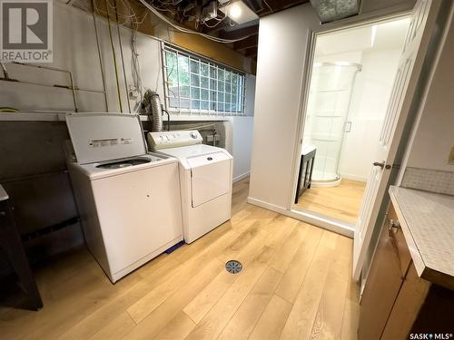 177 Procter Place, Regina, SK - Indoor Photo Showing Laundry Room