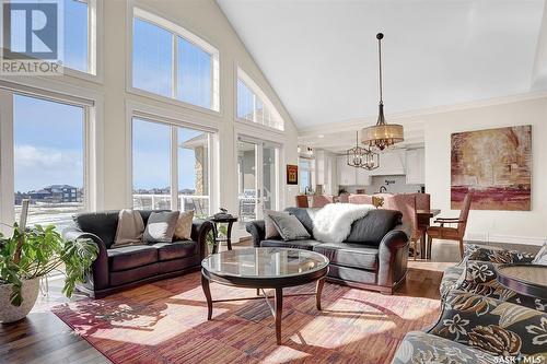 330 Spruce Creek Drive, Edenwold Rm No. 158, SK - Indoor Photo Showing Living Room