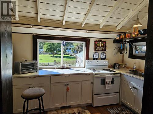 890 Daly Avenue, Hedley, BC - Indoor Photo Showing Kitchen