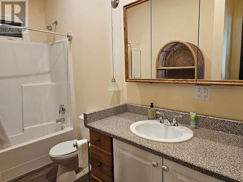 890 Daly Avenue, Hedley, BC - Indoor Photo Showing Bathroom