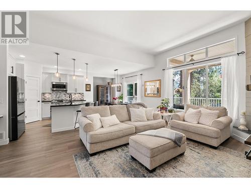 2365 Quail Run Drive Unit# 113, Kelowna, BC - Indoor Photo Showing Living Room